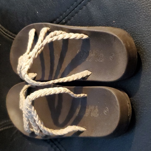 PLAKA size 6 - Picture 3 of 5